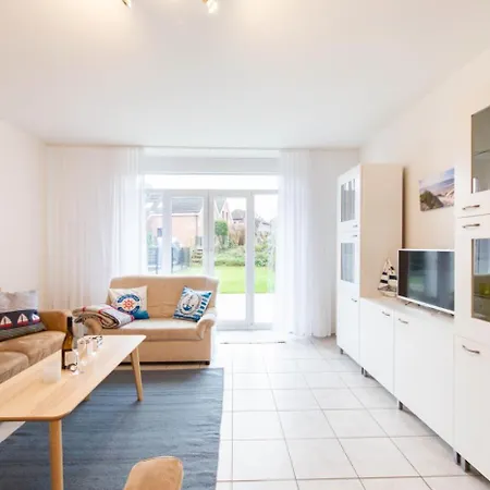 Holiday home Lora -